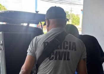 Homem é preso suspeito de estuprar jovem de 20 anos durante serviço em residência em Manaus