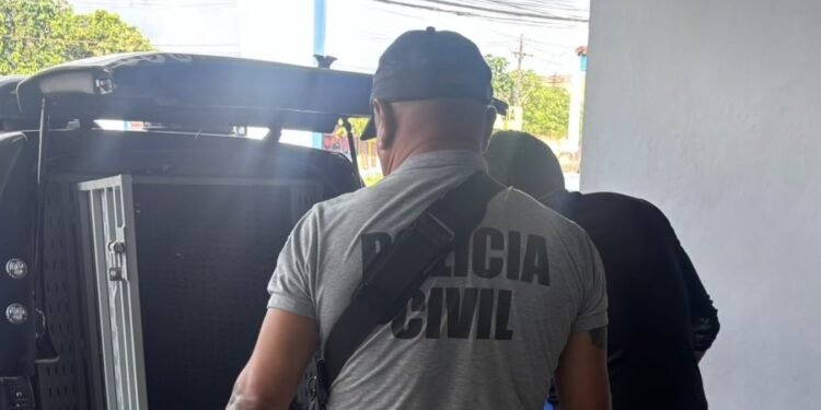 Homem é preso suspeito de estuprar jovem de 20 anos durante serviço em residência em Manaus