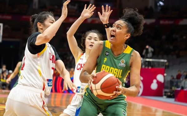 Brasil perde para China e está fora do Mundial de basquete feminino