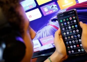 Nova lei sobre uso de redes por menores exige responsabilidade compartilhada, dizem especialistas