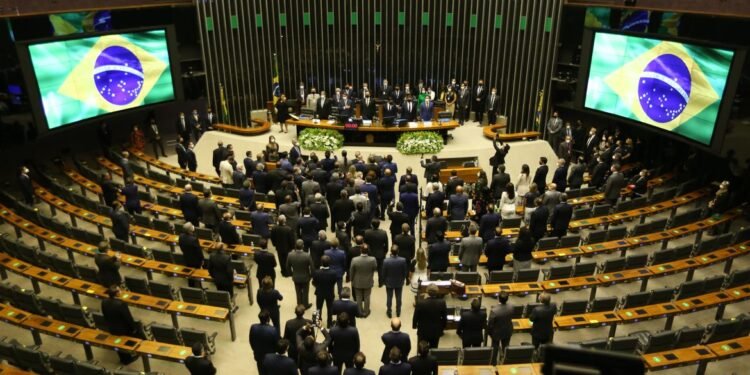 Janela partidária abre prazo para troca de partidos e movimenta bastidores políticos