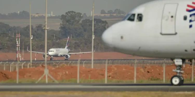Após ameaça de bomba, voo da Latam de Brasília a São Paulo é adiado