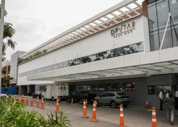 Bolsonaro pode ter alta amanhã e deve seguir para prisão domiciliar