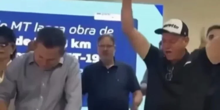 deputado-comemora-licitacao