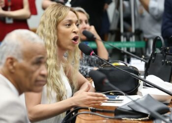 MPF pede condenação de Ratinho e SBT por falas contra Erika Hilton 