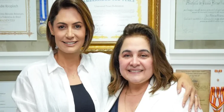 Michelle Bolsonaro e Professora Maria do Carmo