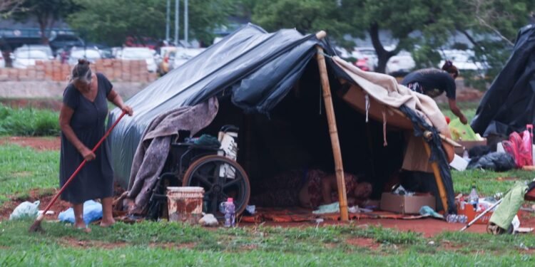 IBGE anuncia primeiro censo da população em situação de rua para 2028