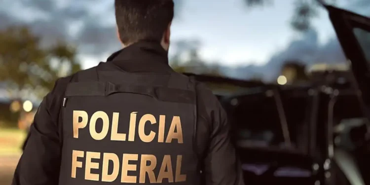 PF prende suspeito de distribuir imagens de abuso sexual infantil