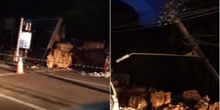 Carreta tomba e derruba poste de energia na avenida Autaz Mirim