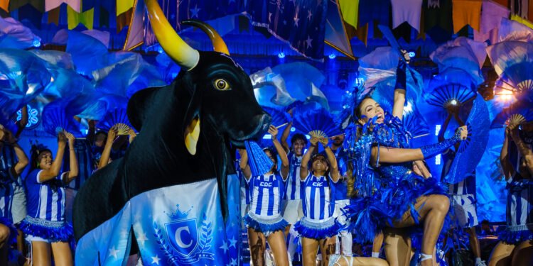 Ensaio técnico do Caprichoso esquenta público para lançamento do álbum neste sábado, 18