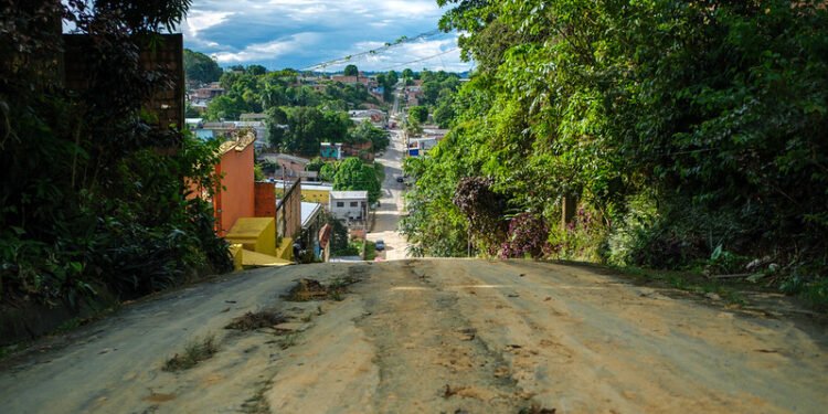 Fala Manaus moradores do Campos Sales denunciam 16 anos de descaso e ruas intransitáveis
