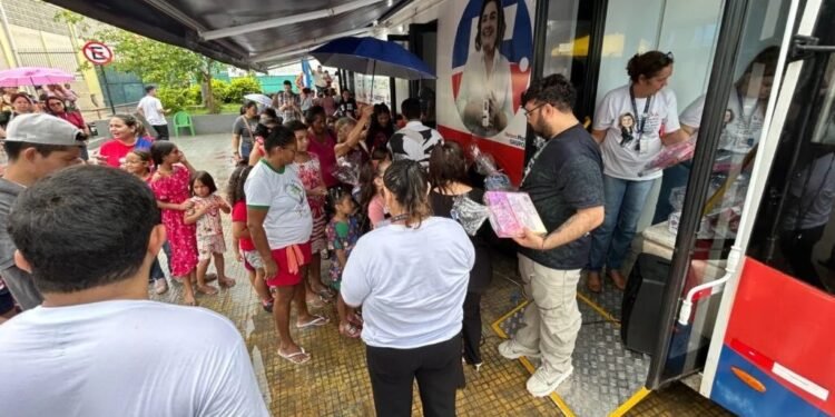 Fametromóvel leva atendimentos gratuitos à zona Oeste de Manaus