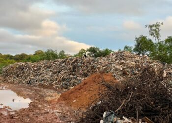 Lixão localizado no Ramal do Janauari (Iranduba/AM) - Foto: Kataryne Dias - Rios de Notícias)