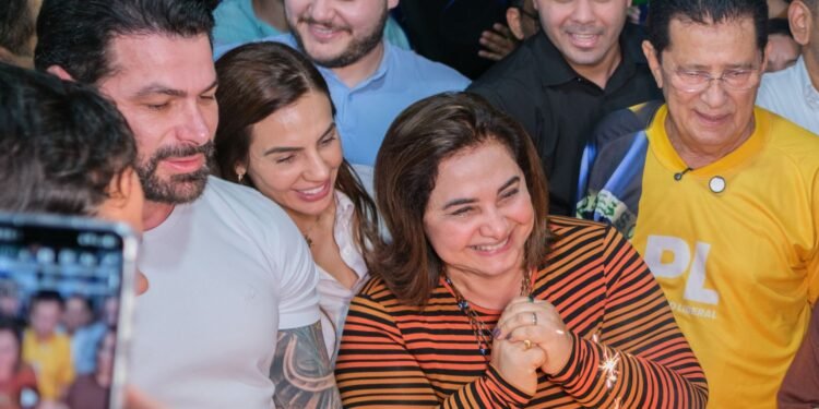 Professora Maria do Carmo celebra um ano de filiação