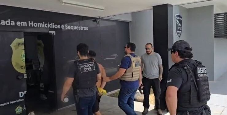 Terceiro envolvido na morte a facadas de homem em situação de rua é preso