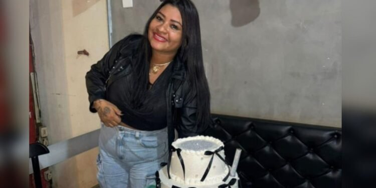 Vítima morre após cirurgias plásticas Krisley Poliana - (Foto: Reprodução/Redes Sociais)