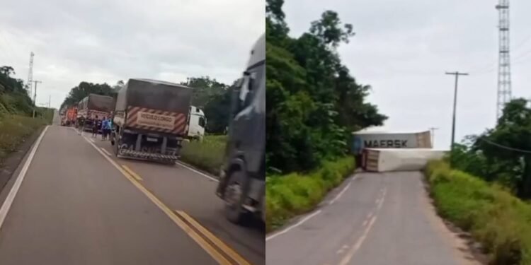 Tombamento de duas carretas bloqueia BR-174 e paralisa trânsito