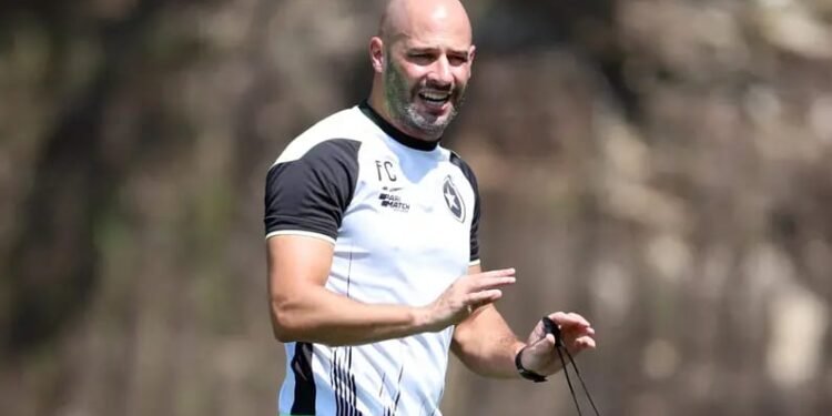 Botafogo anuncia Franclim Carvalho como novo técnico