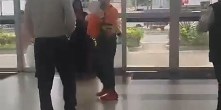 Homem vestido de palhaço invade Hospital Santa Júlia