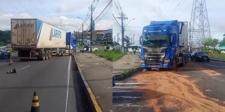 Colisão com carreta provoca congestionamento na avenida das Torres