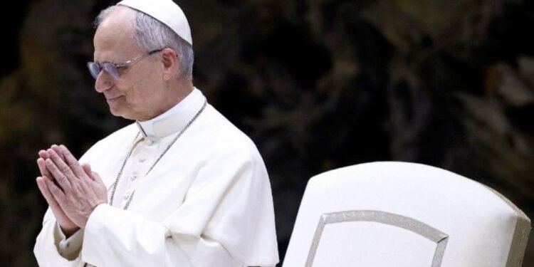 CNBB sai em defesa do Papa Leão XIV após críticas de Donald Trump