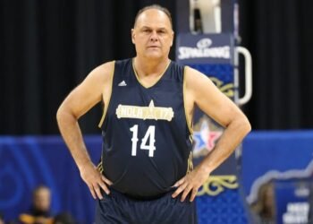 Oscar Schmidt, principal nome do basquete brasileiro, morre aos 68 anos