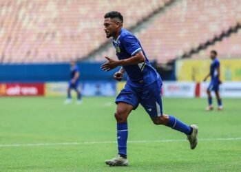 Atacante Hernane Brocador