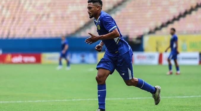 Atacante Hernane Brocador