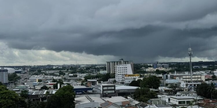 Inmet alerta para chuvas intensas em estados do Norte e Nordeste