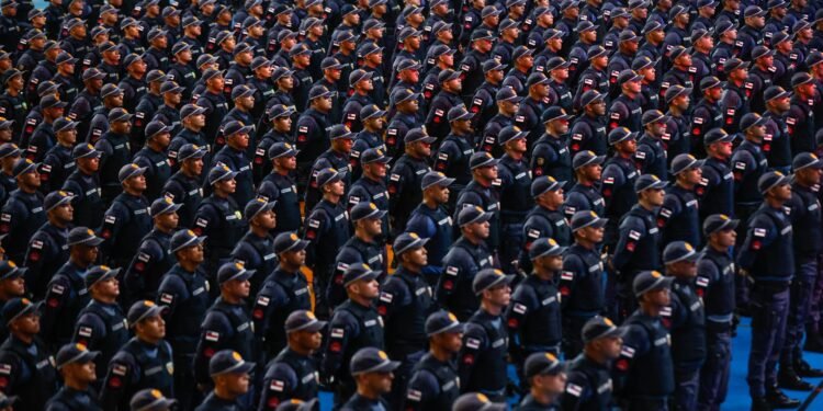 Alunos-soldados atuavam como efetivos sem salário integral e começam a ser regularizados no AM