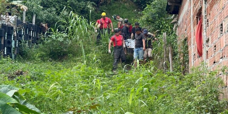 Pedreiro desaparecido é encontrado morto em cova rasa na zona Norte de Manaus