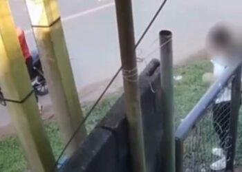 Dupla assalta estudantes em ponto de ônibus na zona Oeste de Manaus