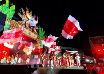 Curral do Garantido celebra 30 anos do MAG e reúne torcedores no Sambódromo de Manaus 