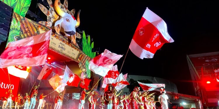 Curral do Garantido celebra 30 anos do MAG e reúne torcedores no Sambódromo de Manaus 