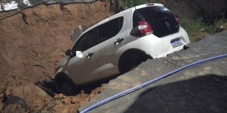 carro-cratera-manaus