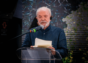 Lula deve cumprir agenda em Manaus no dia 28 com sinais de apoio do PT a Omar, diz vereador Zé Ricardo