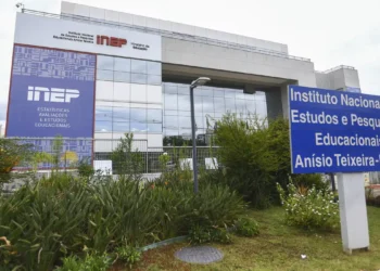 MEC prorroga prazo para pedir isenção da taxa de inscrição do Enem