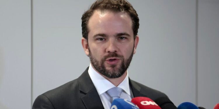 Novo Desenrola permitirá uso do FGTS para renegociação de dívidas