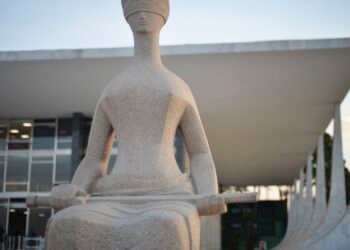 Juízes pedem adiamento de decisão que limitou penduricalhos