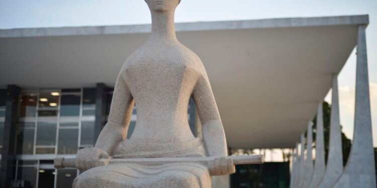 Juízes pedem adiamento de decisão que limitou penduricalhos