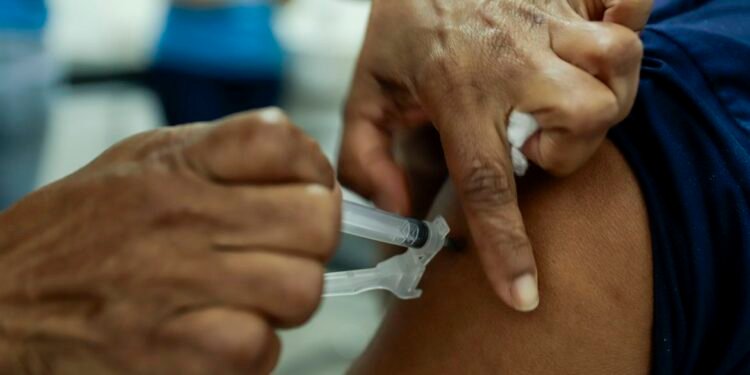 Casos de influenza A continuam a crescer no Brasil, diz Fiocruz