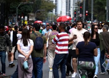 Bússola Moral: brasileiros consideram aborto, infidelidade, corrupção, fumar maconha e apostas como as maiores imoralidades