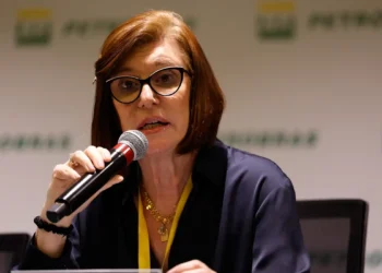 Petrobras estuda fazer Brasil autossuficiente em diesel em até 5 anos