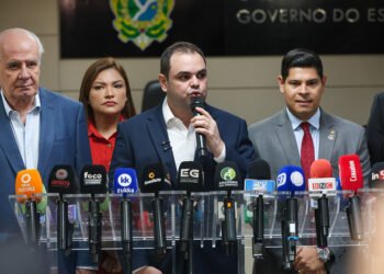 TCE-AM suspende licitação de R$ 35 milhões da comunicação do governo por risco de propaganda irregular em ano eleitoral