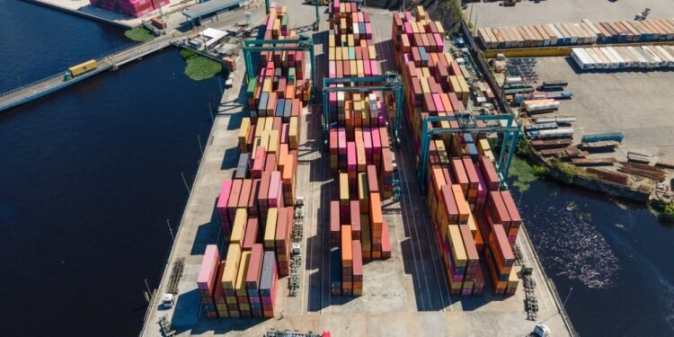Alta dos combustíveis pressiona logística e encarece transporte no Amazonas
