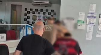 Casal simula aluguel de quitinete para atrair proprietário e grupo é preso por assalto em Manaus