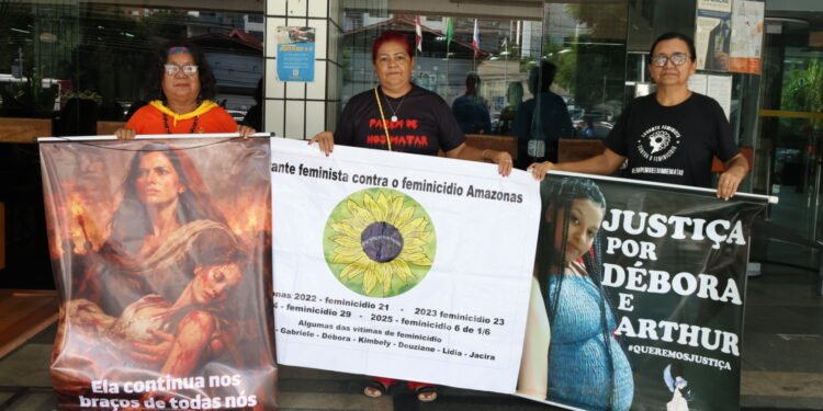 Familiares e amigos seguem realizando manifestações em buscas de respostas - (Foto: Tunico Santos - Rios de Notícias)