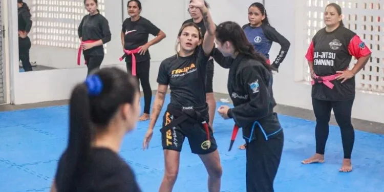 Defesa pessoal e autoestima: curso gratuito abre 200 vagas para mulheres em Manaus