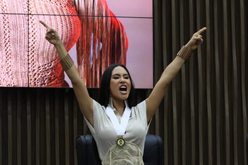Isabelle Nogueira, cunhã-poranga do Garantido - (Foto: Tunico Santos -Rios de Notícias)