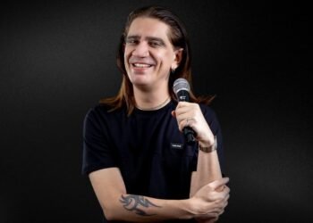 Luso Neto celebra retorno às rádios nacionais com sucessos e presente musical de Kiko Zambianchi